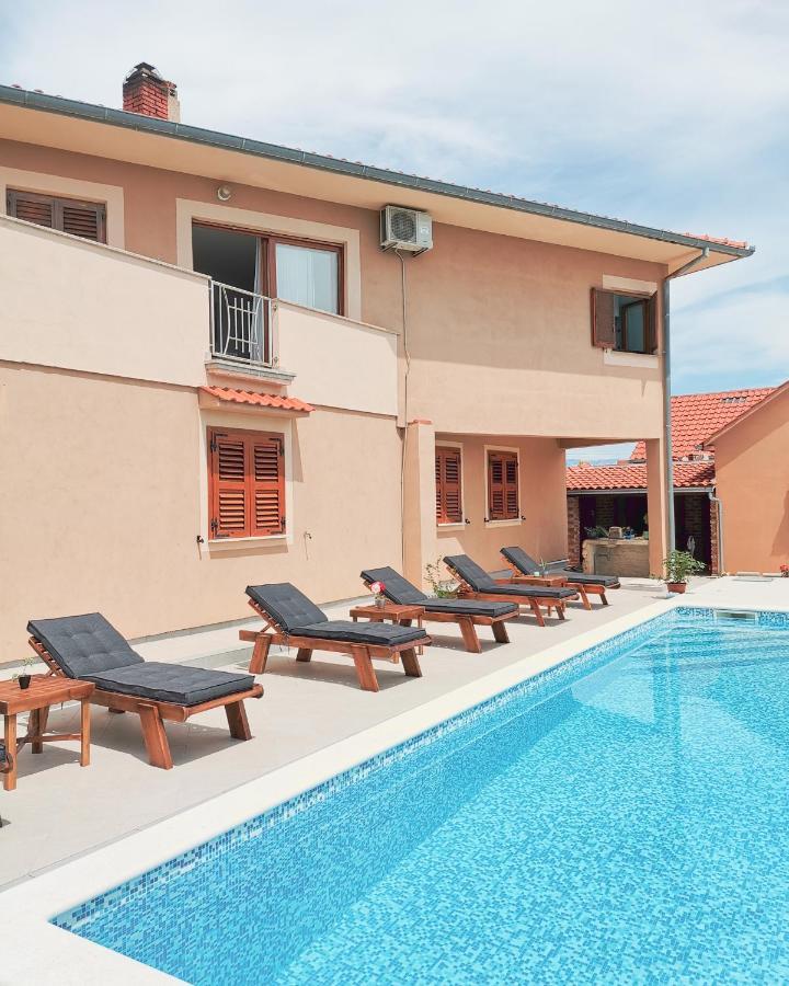 Apartments Matesic Ninski Stanovi Buitenkant foto